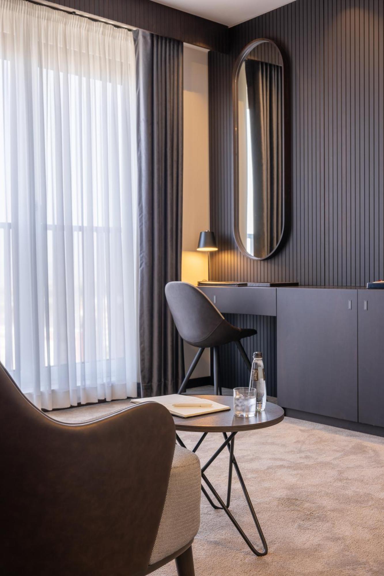 Derand Hotel Приштина Экстерьер фото