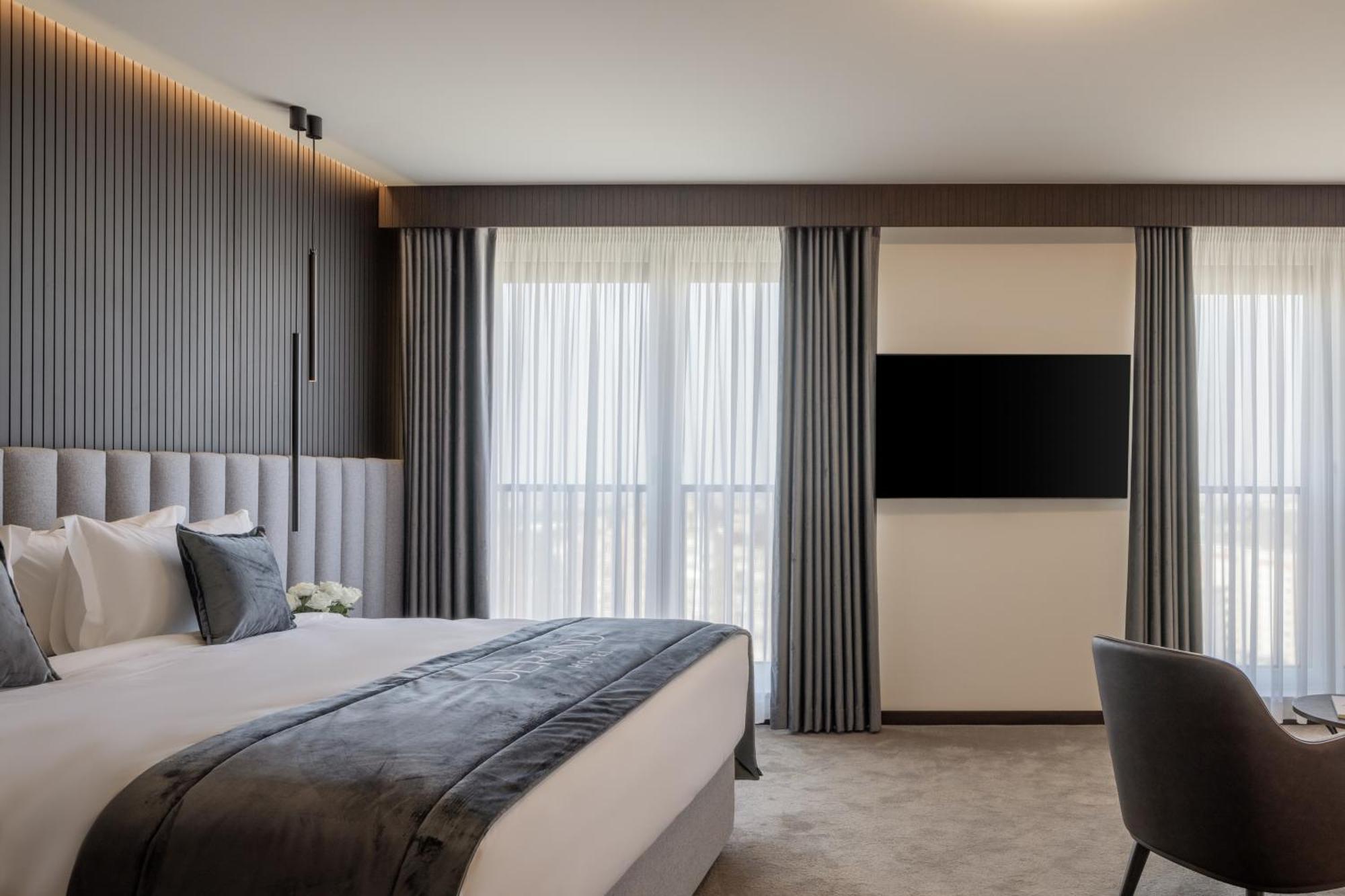 Derand Hotel Приштина Экстерьер фото
