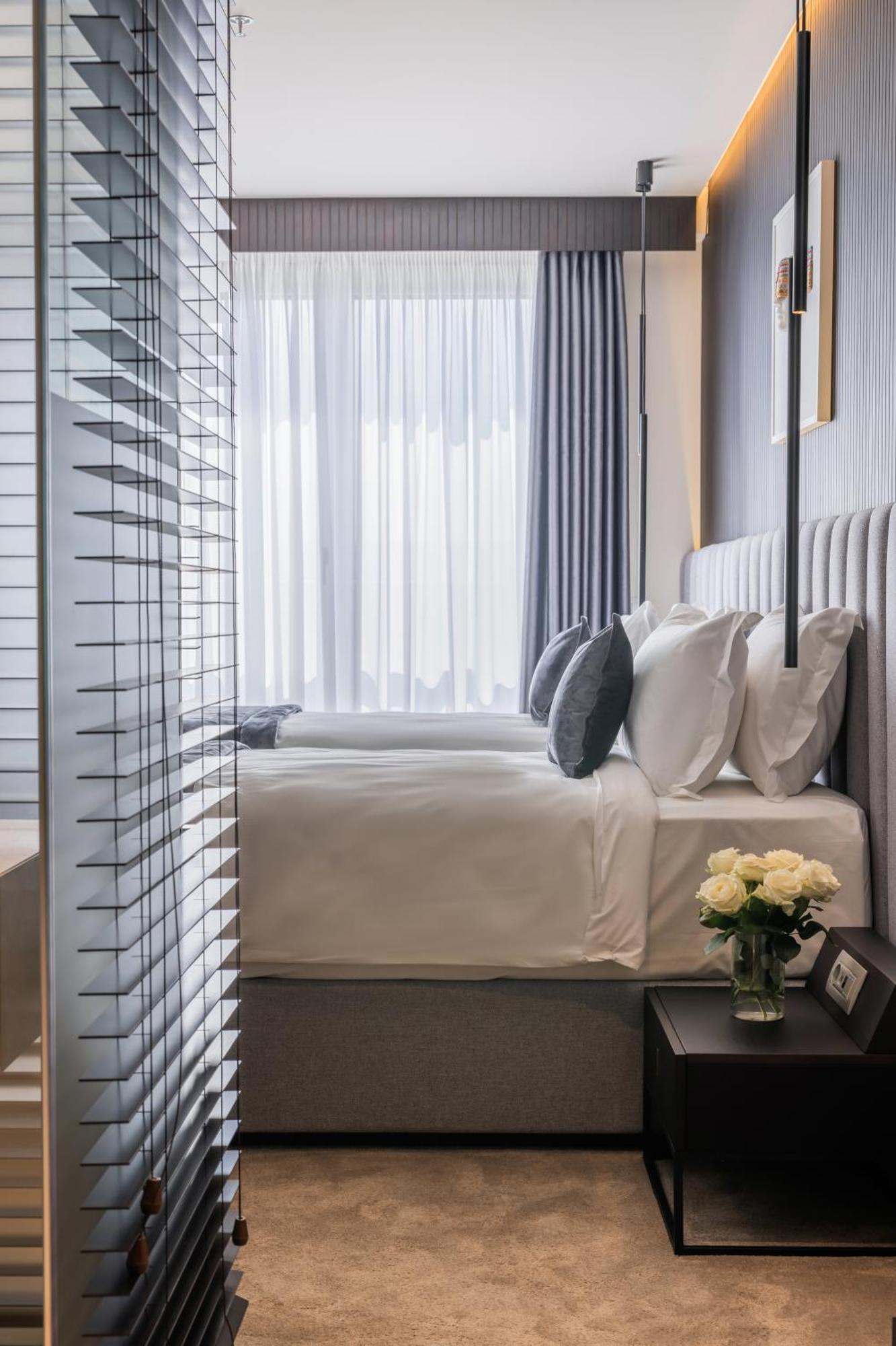 Derand Hotel Приштина Экстерьер фото