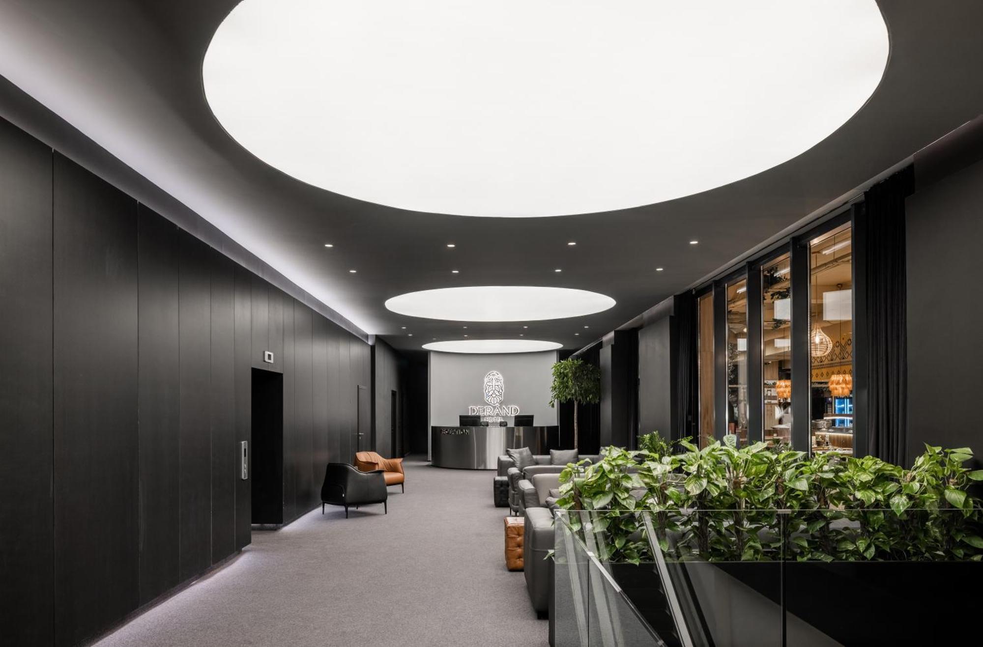 Derand Hotel Приштина Экстерьер фото